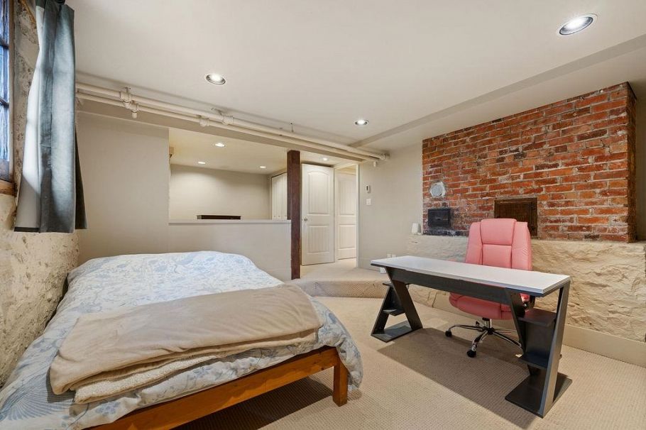 3190 St. Georges Avenue North Vancouver, BC - 38