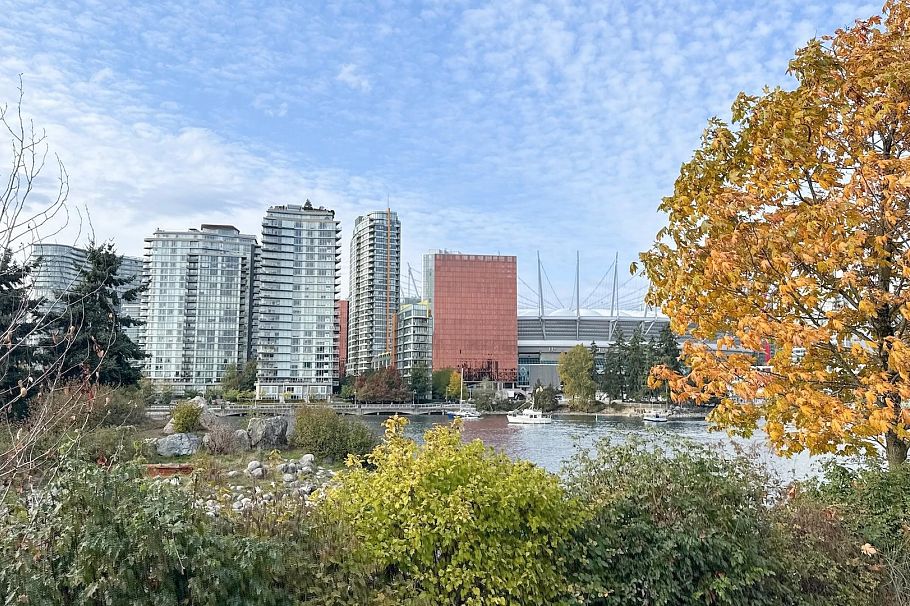 1210 1708 Columbia Street Vancouver, BC - 7