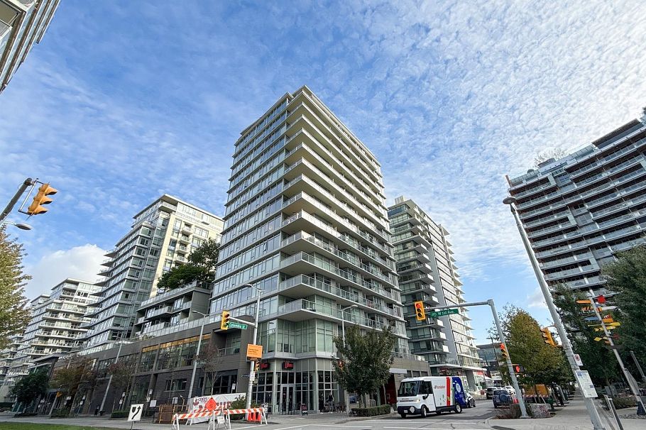 1210 1708 Columbia Street Vancouver, BC - 1