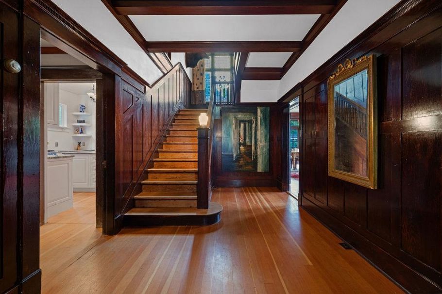 3190 St. Georges Avenue North Vancouver, BC - 4