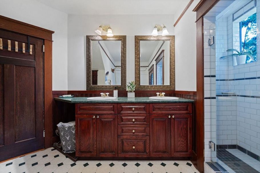 3190 St. Georges Avenue North Vancouver, BC - 25