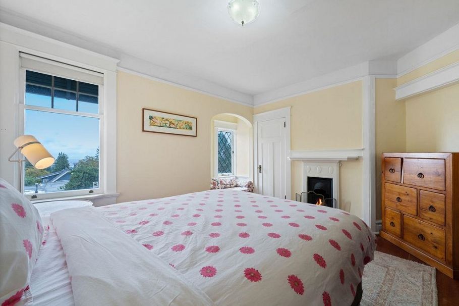 3190 St. Georges Avenue North Vancouver, BC - 26