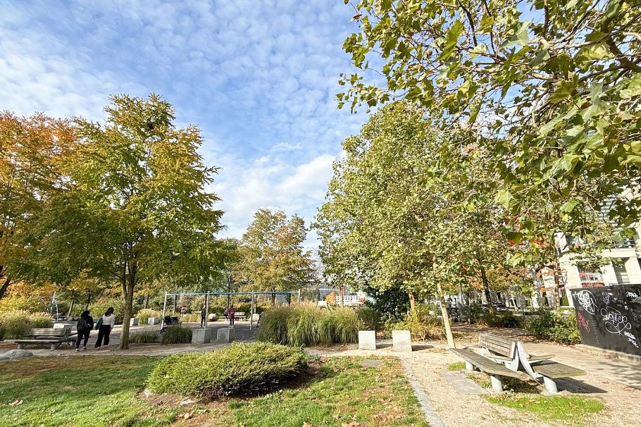 1210 1708 Columbia Street Vancouver, BC - 4