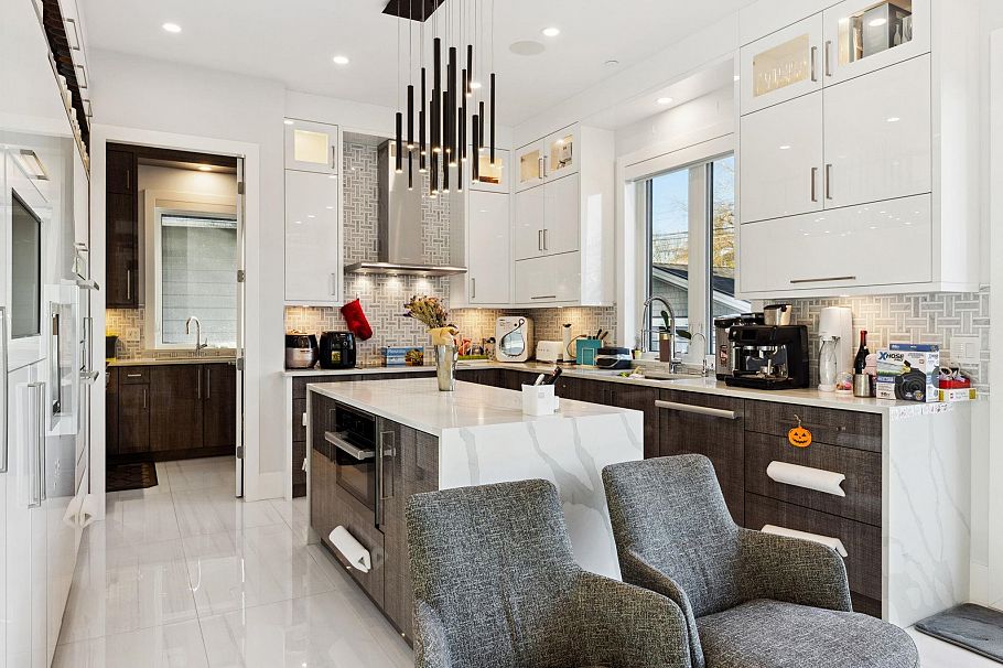 4437 W 13th Avenue Vancouver, BC - 20