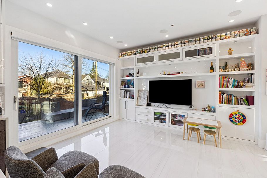 4437 W 13th Avenue Vancouver, BC - 18