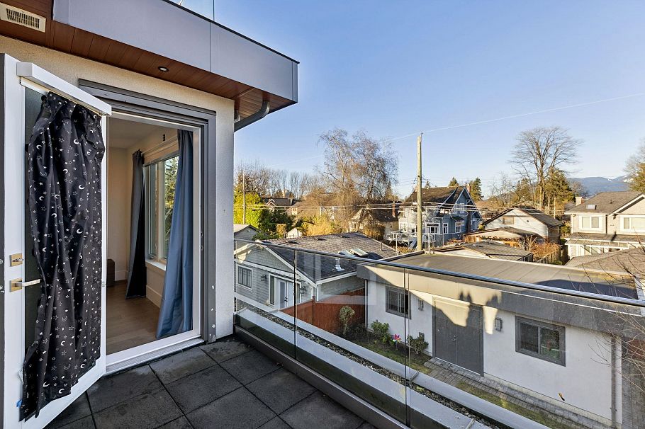 4437 W 13th Avenue Vancouver, BC - 37