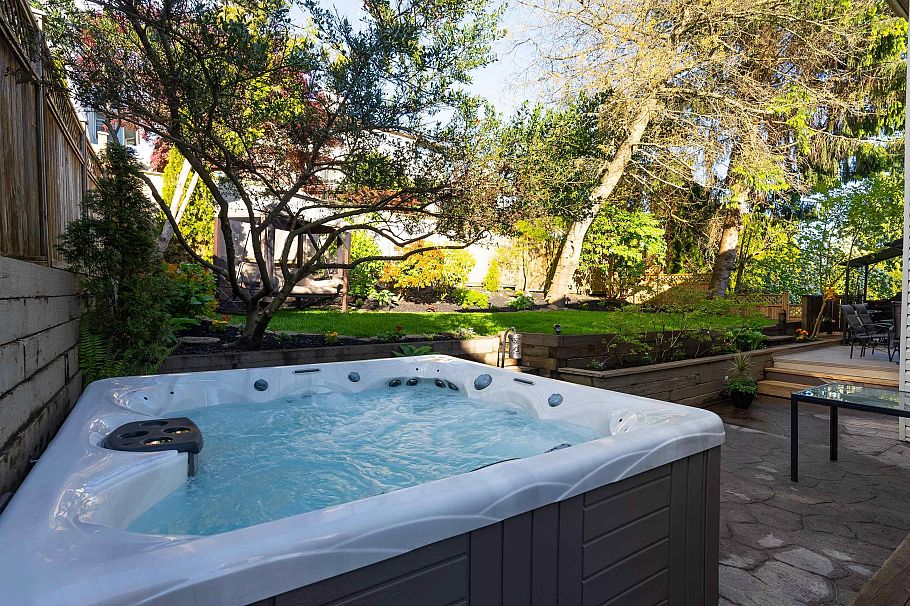 318 Roche Point Drive North Vancouver, BC - 11