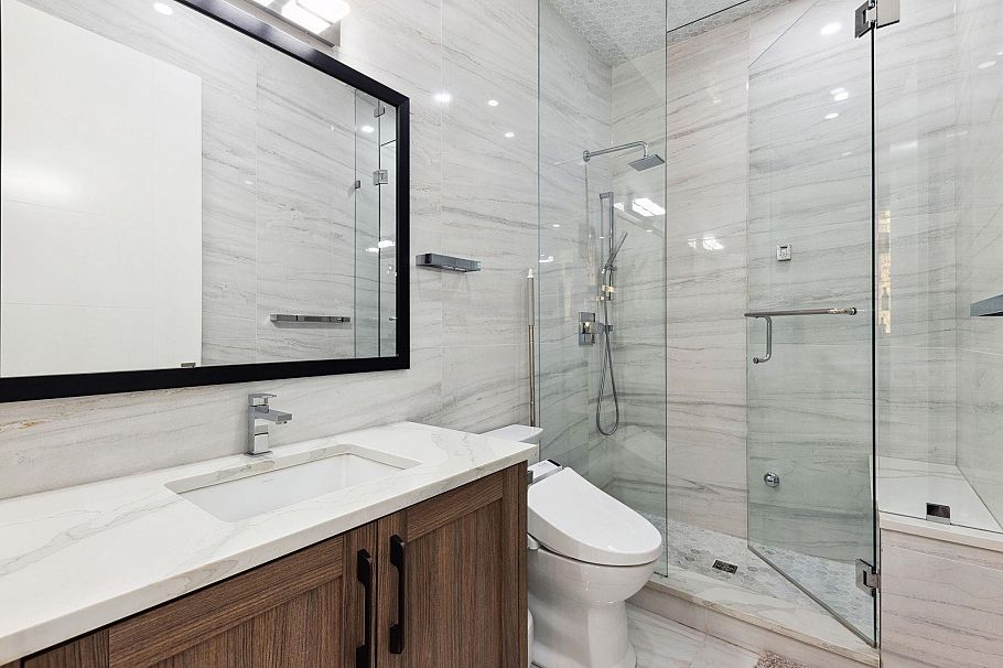 4437 W 13th Avenue Vancouver, BC - 30