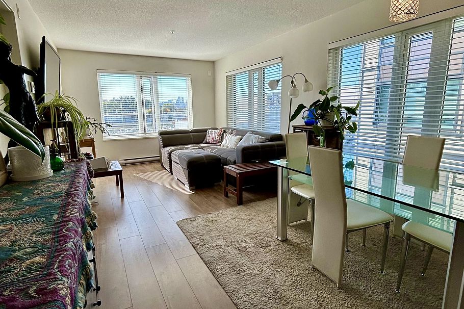 306 1673 Lloyd Avenue North Vancouver, BC - 1