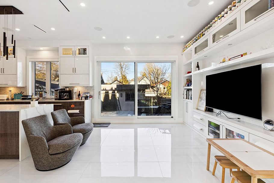 4437 W 13th Avenue Vancouver, BC - 19