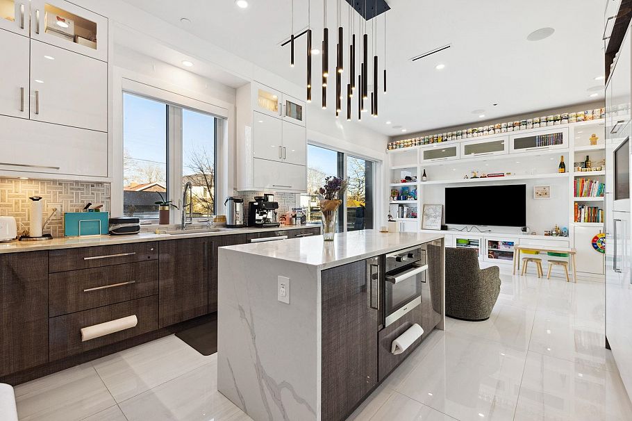 4437 W 13th Avenue Vancouver, BC - 16