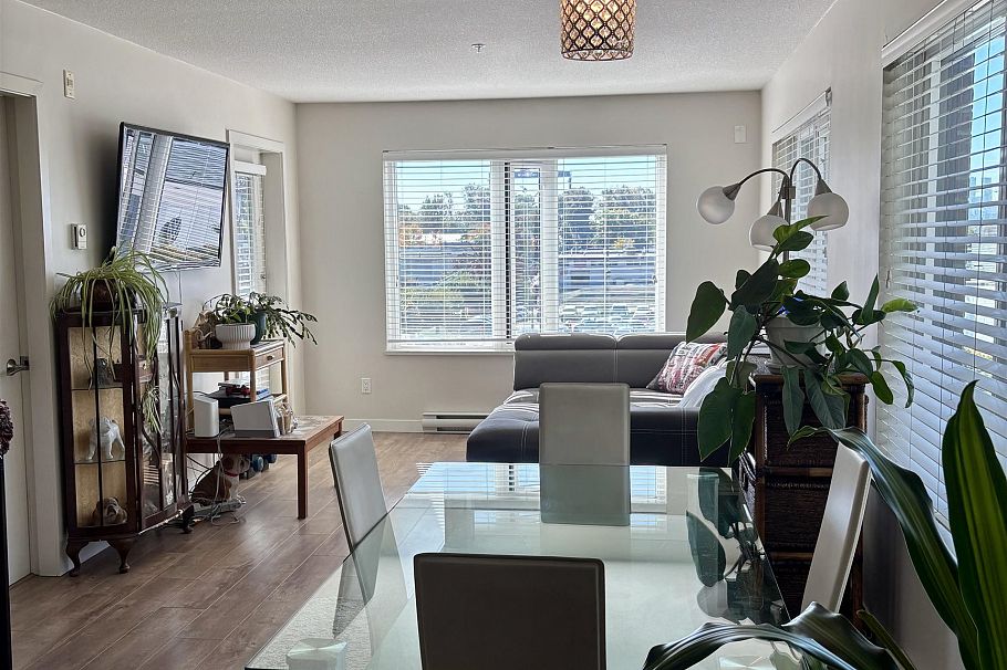 306 1673 Lloyd Avenue North Vancouver, BC - 2