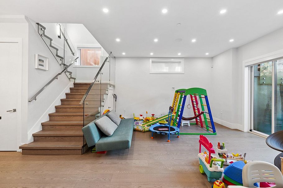 4437 W 13th Avenue Vancouver, BC - 31