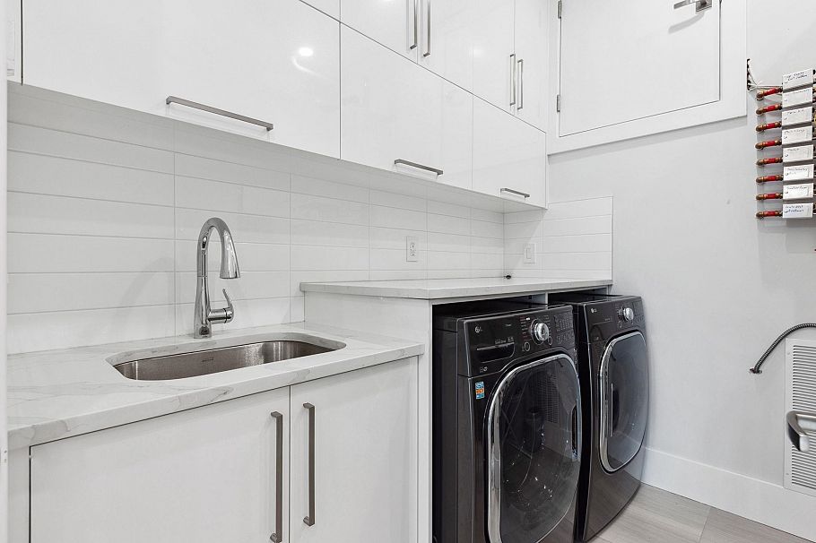 4437 W 13th Avenue Vancouver, BC - 35