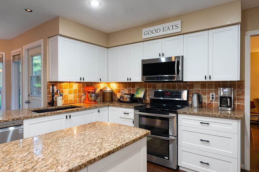 318 Roche Point Drive North Vancouver, BC - 16