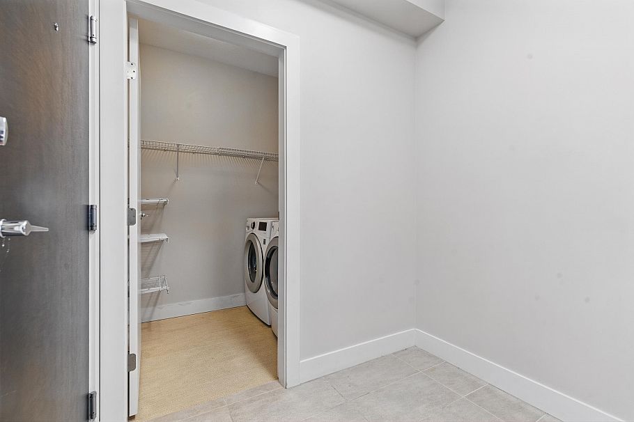 305 6080 Iona Drive Vancouver, BC - 9