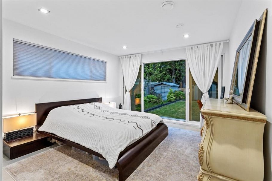 2420 Edgemont Boulevard North Vancouver, BC - 21