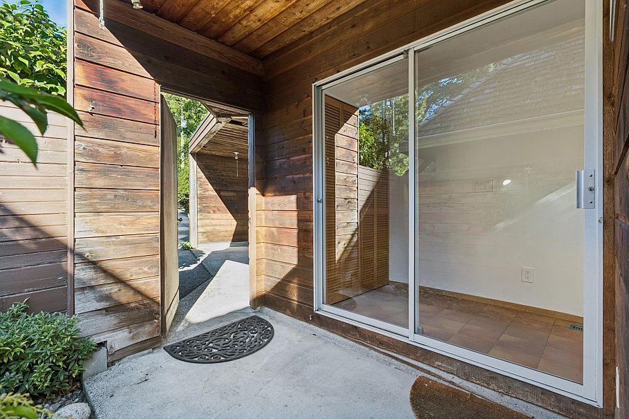 1491 Dempsey Road North Vancouver, BC - 34