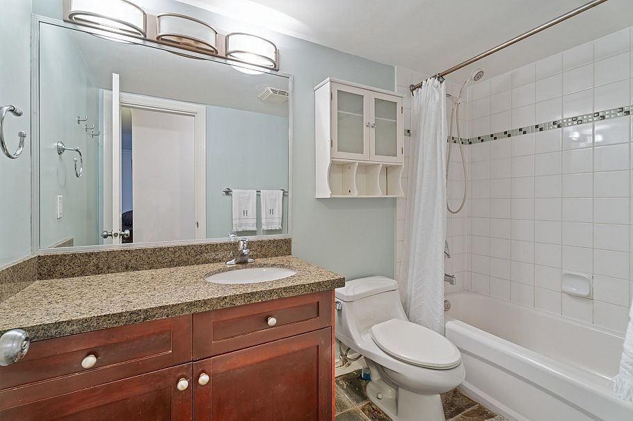 202 1550 Barclay Street Vancouver, BC - 6