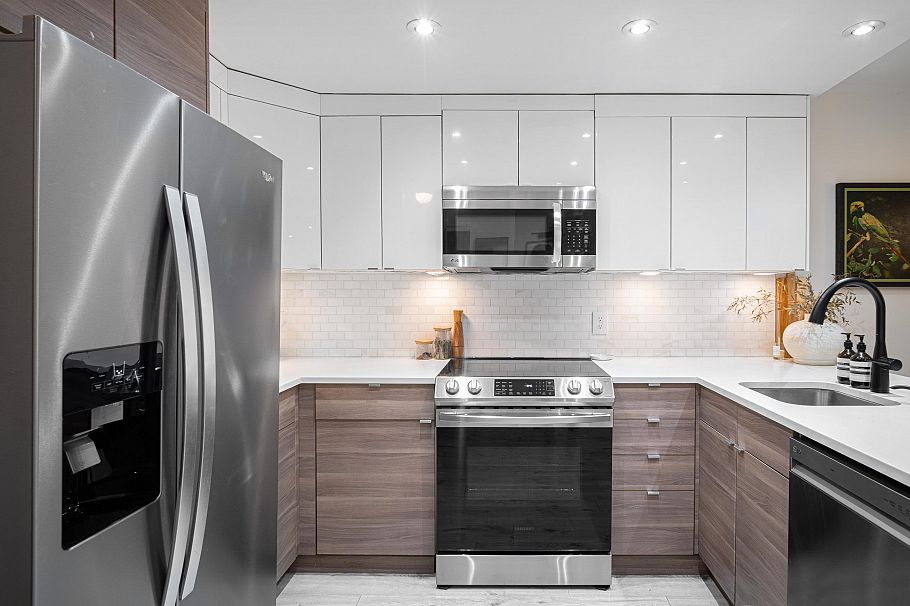 307 1345 Comox Street Vancouver, BC - 3