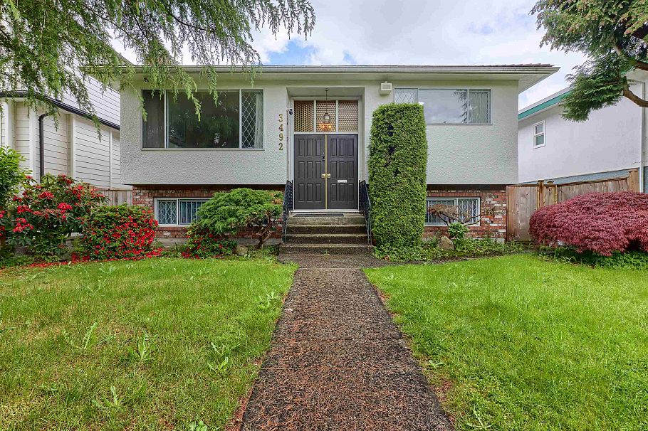 3492 E 49th Avenue Vancouver, BC - 1