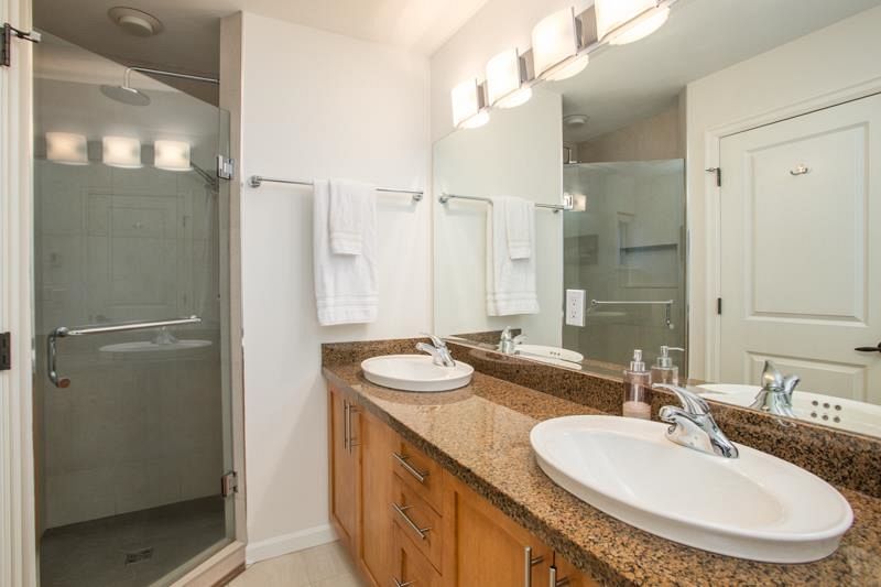 10 3150 Sunnyhurst Road North Vancouver, BC - 21