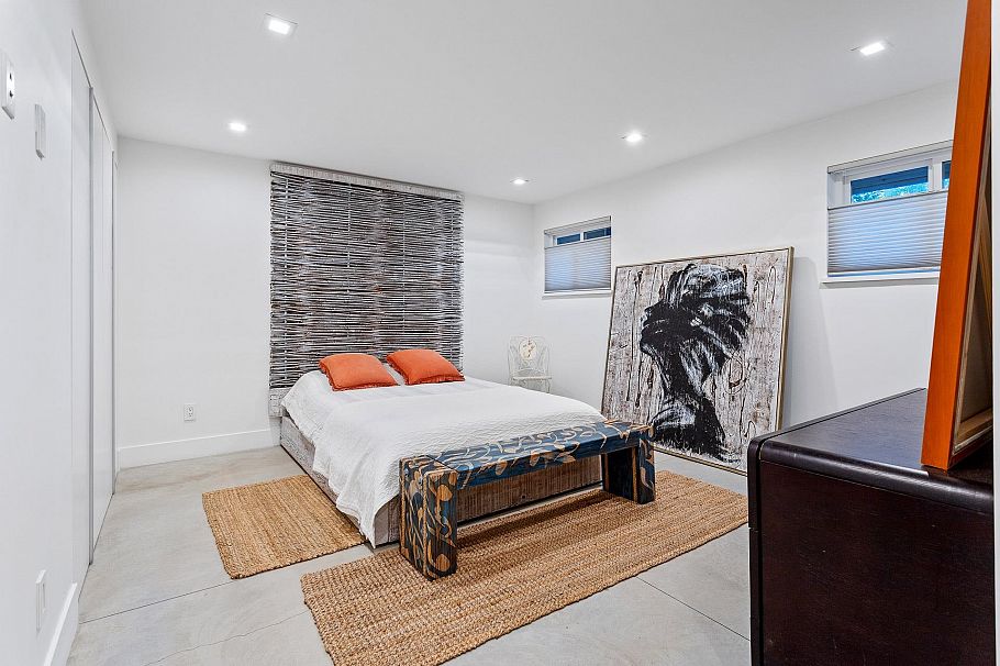 2420 Edgemont Boulevard North Vancouver, BC - 16