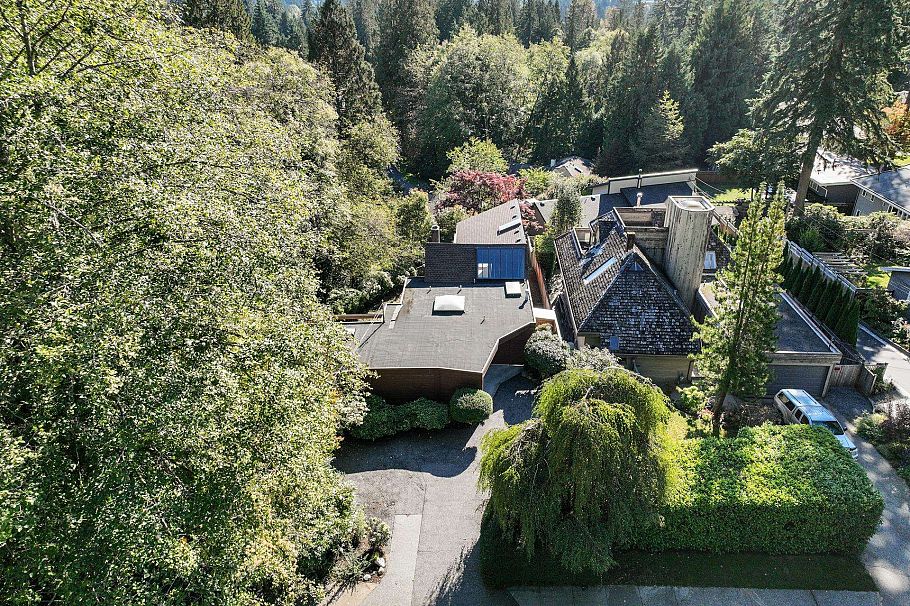 1491 Dempsey Road North Vancouver, BC - 36