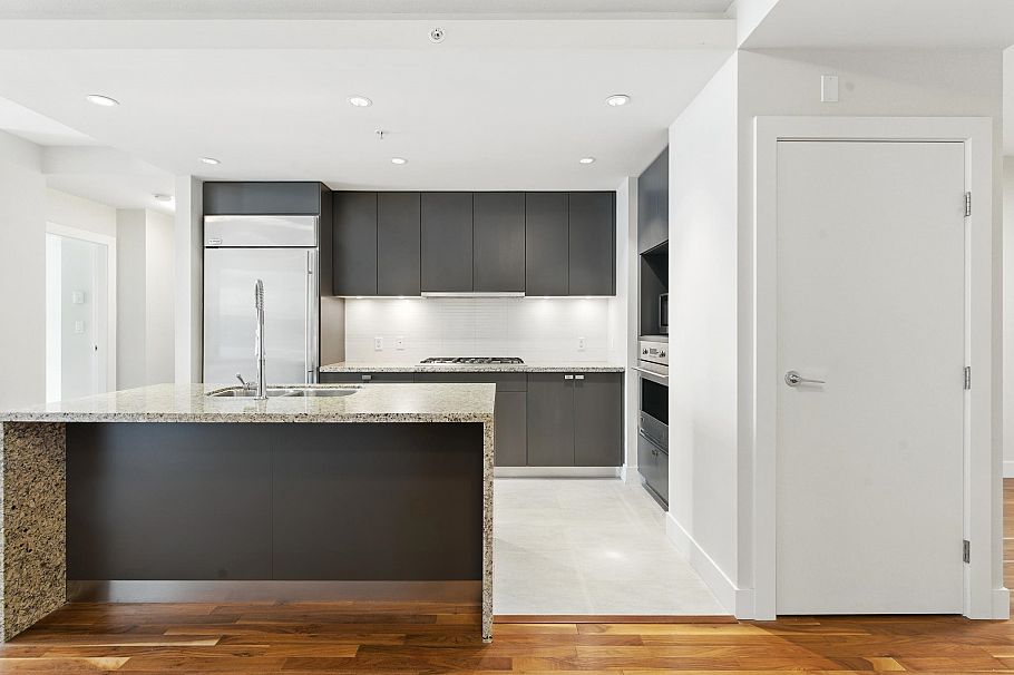 305 6080 Iona Drive Vancouver, BC - 2