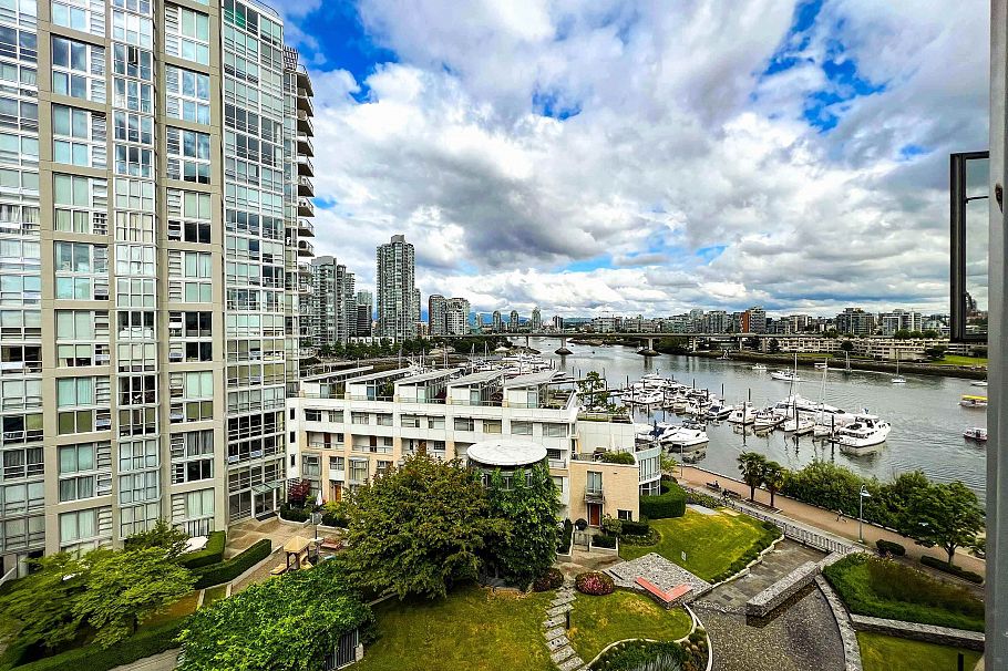 906 1288 Marinaside Crescent Vancouver, BC - 24