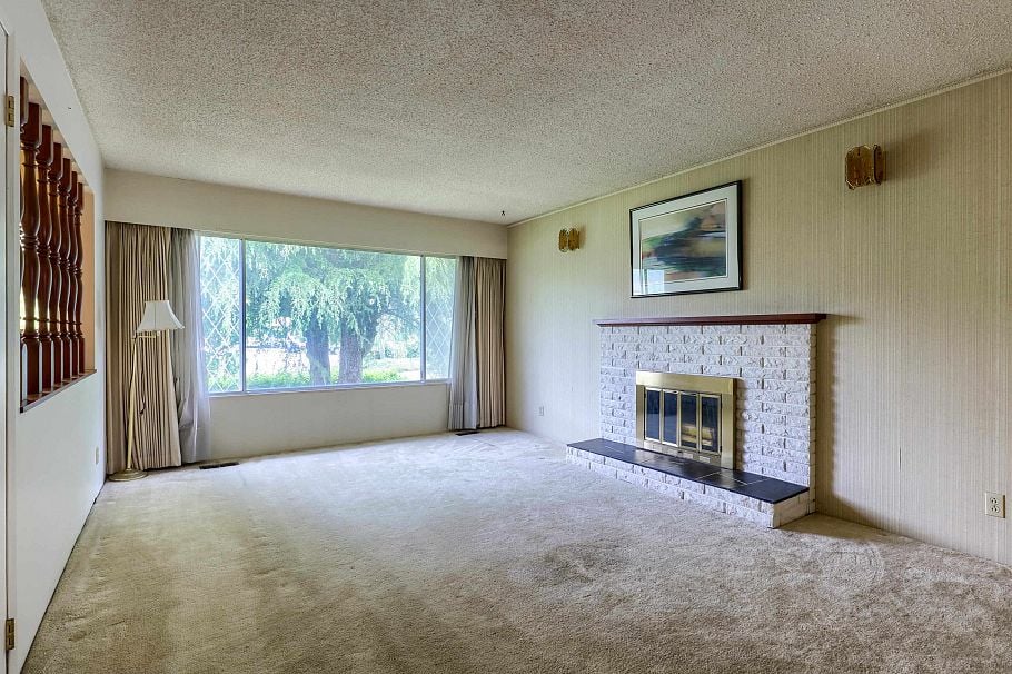 3492 E 49th Avenue Vancouver, BC - 2