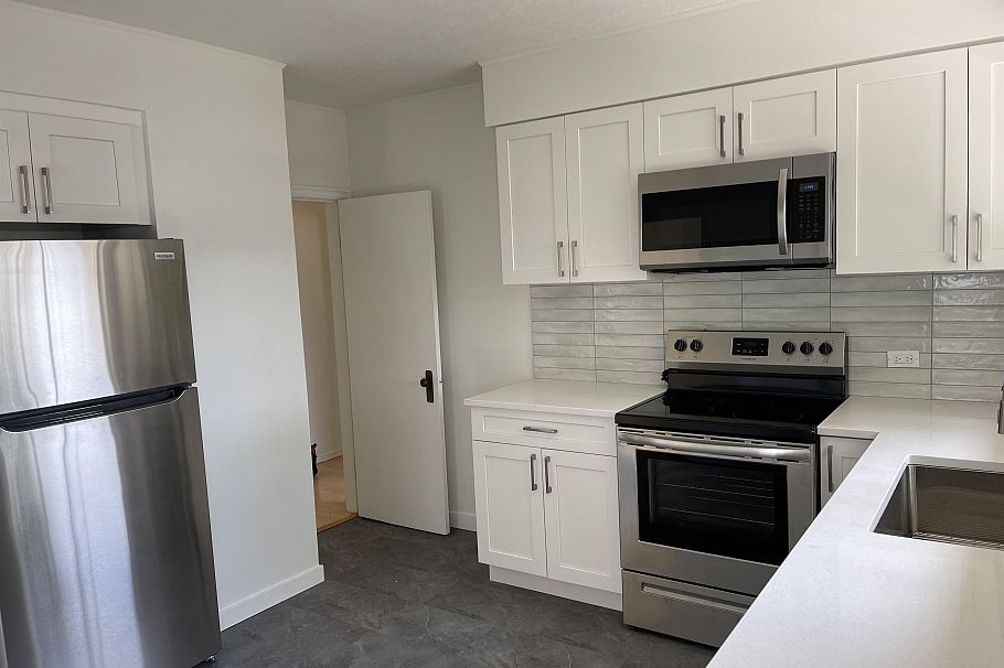 34 W 47th Avenue Vancouver, BC - 6