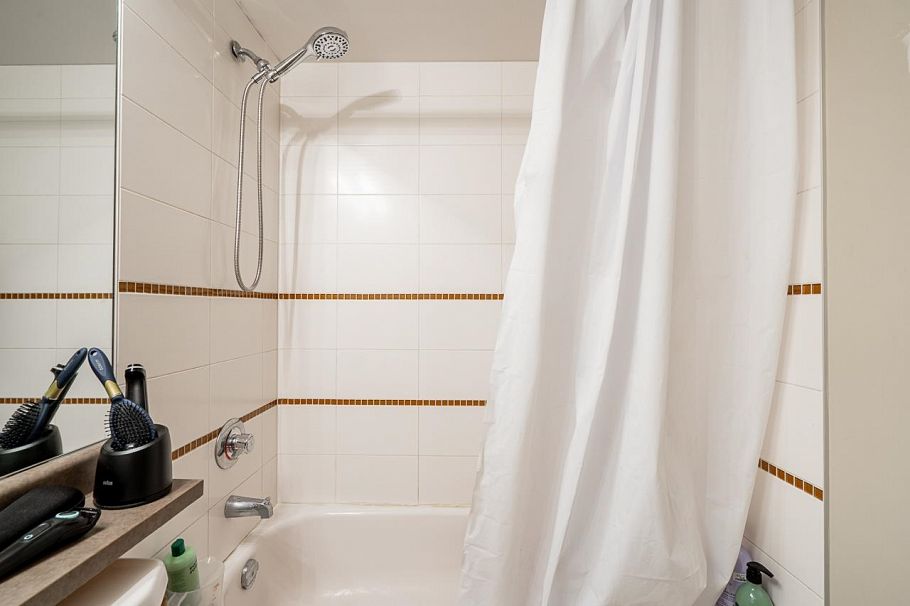 211 3660 Vanness Avenue Vancouver, BC - 19