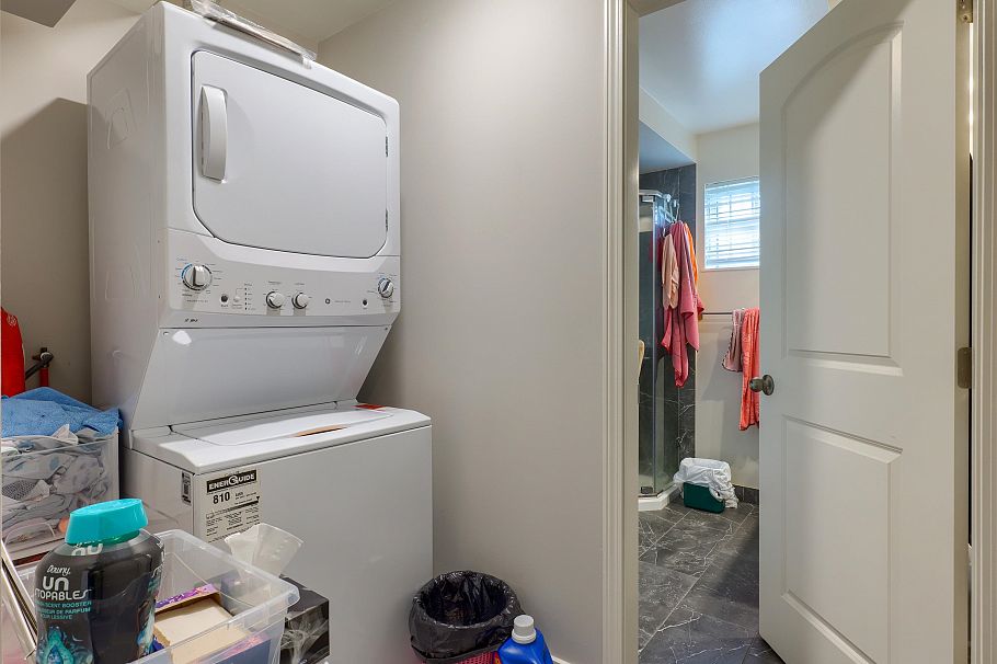 3492 E 49th Avenue Vancouver, BC - 21