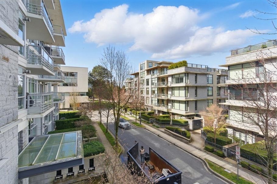 305 6080 Iona Drive Vancouver, BC - 22