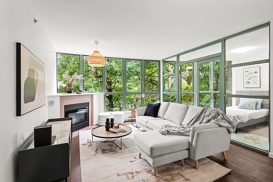 301 1159 Main Street Vancouver, BC - 2