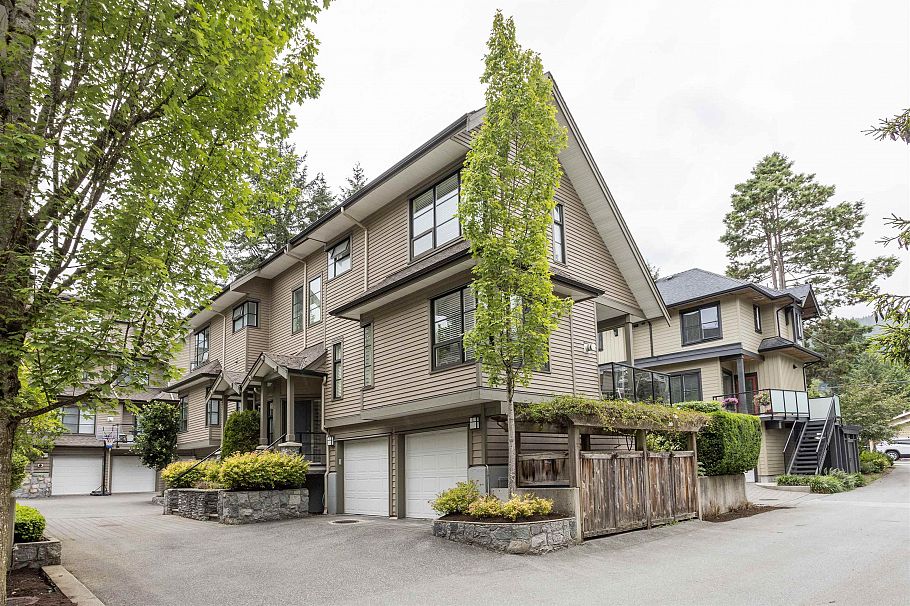 10 3150 Sunnyhurst Road North Vancouver, BC - 2