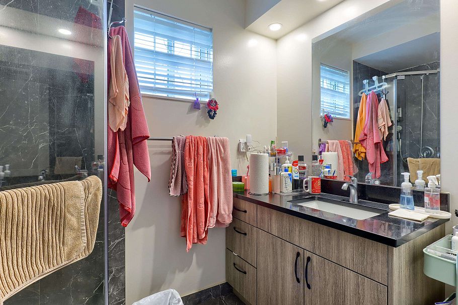 3492 E 49th Avenue Vancouver, BC - 22