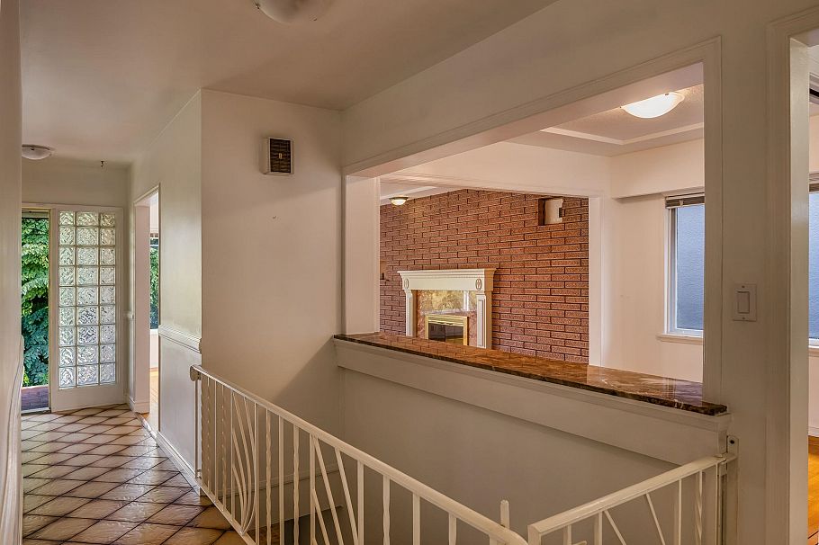 2869 Venables Street Vancouver, BC - 23