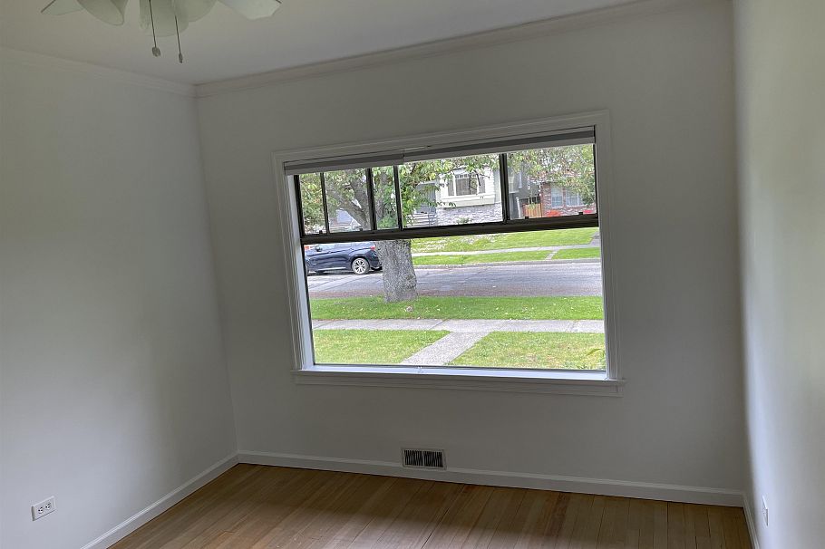 34 W 47th Avenue Vancouver, BC - 4