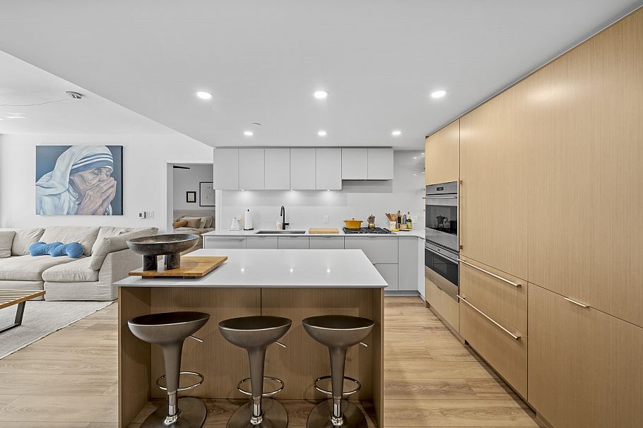 302 210 E 5th Avenue Vancouver, BC - 6