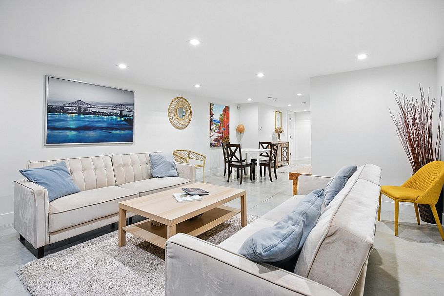 2420 Edgemont Boulevard North Vancouver, BC - 25