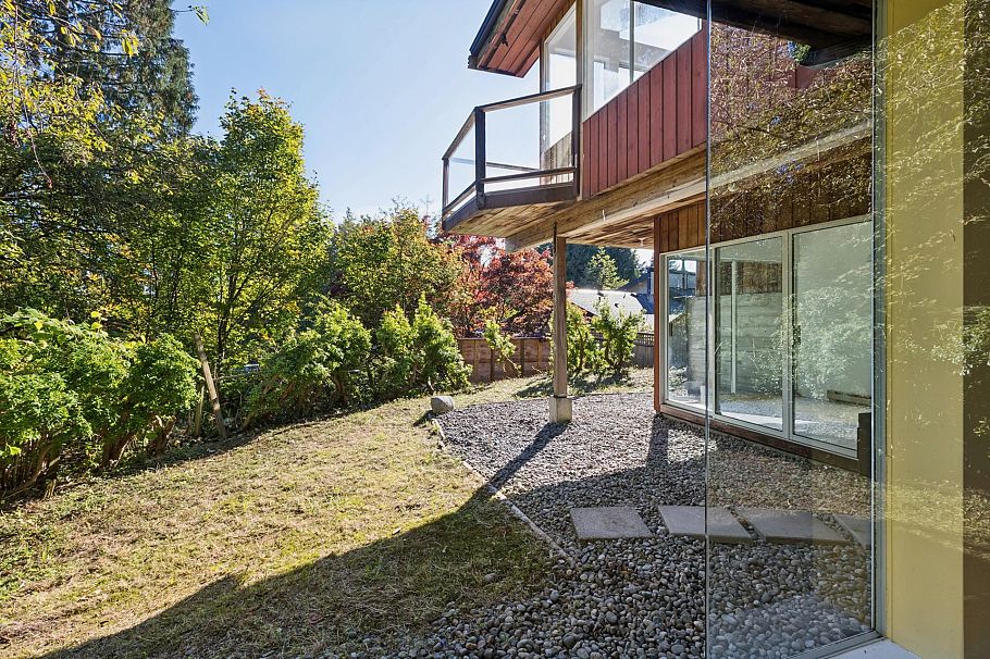 1491 Dempsey Road North Vancouver, BC - 38