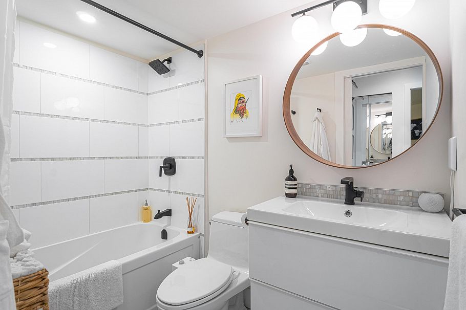 307 1345 Comox Street Vancouver, BC - 13