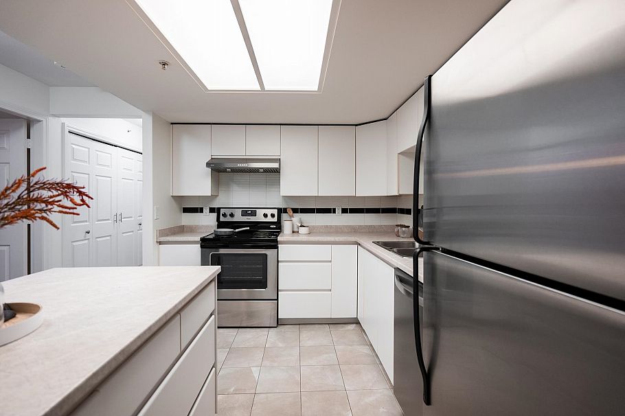 301 1159 Main Street Vancouver, BC - 17