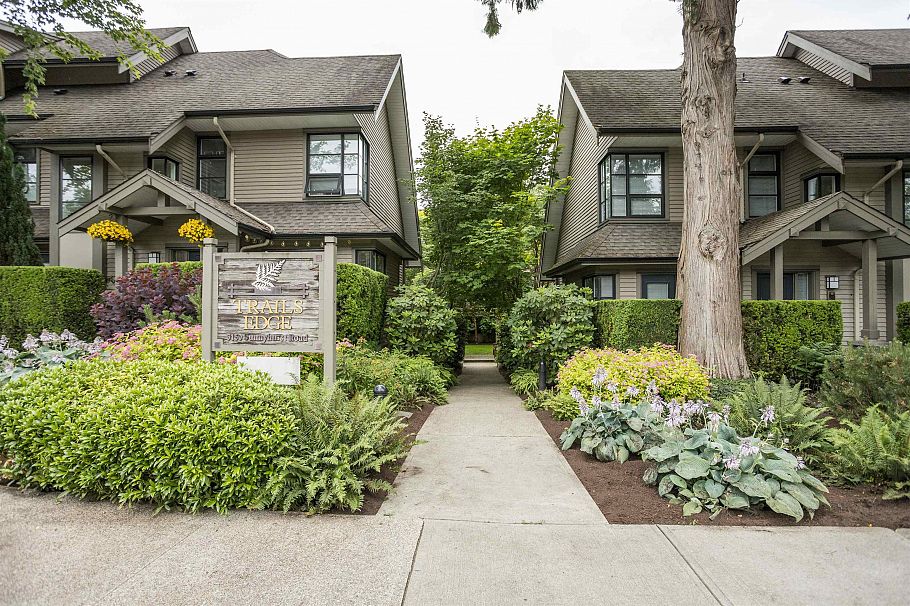 10 3150 Sunnyhurst Road North Vancouver, BC - 32