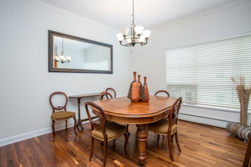 10 3150 Sunnyhurst Road North Vancouver, BC - 11