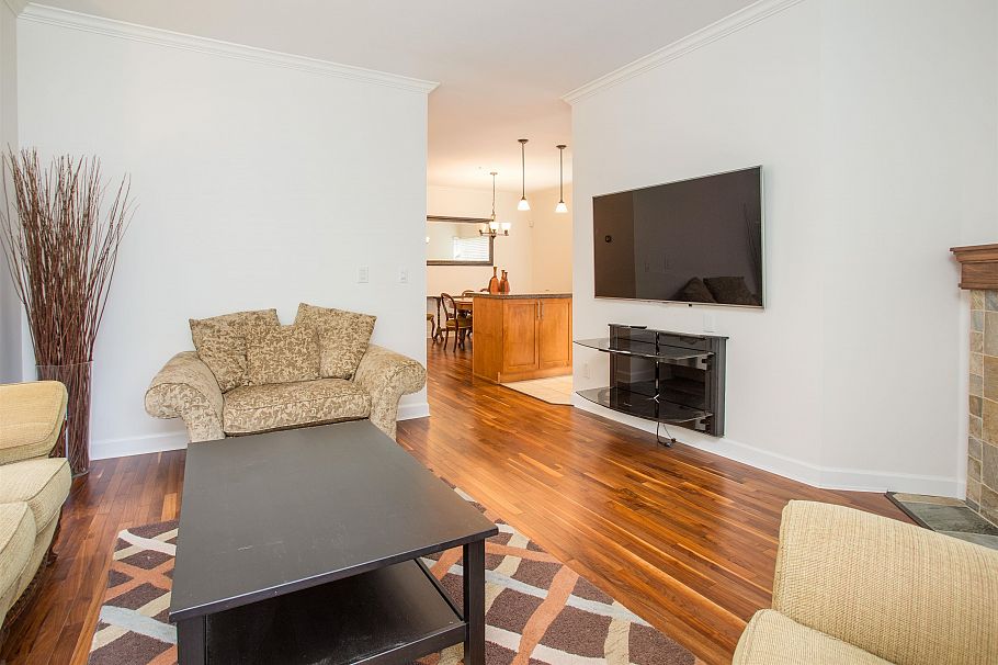 10 3150 Sunnyhurst Road North Vancouver, BC - 13