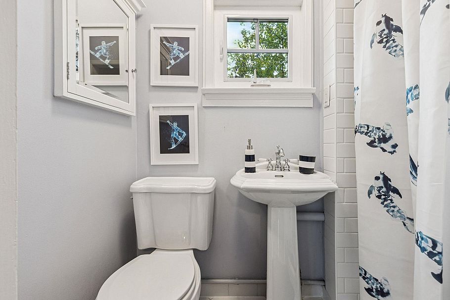 745 Grand Boulevard North Vancouver, BC - 26