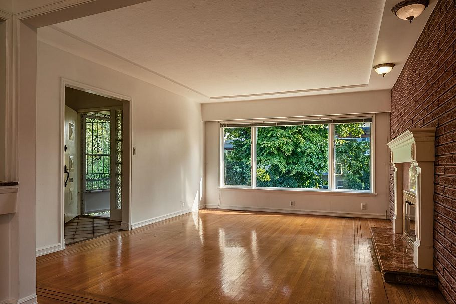 2869 Venables Street Vancouver, BC - 8